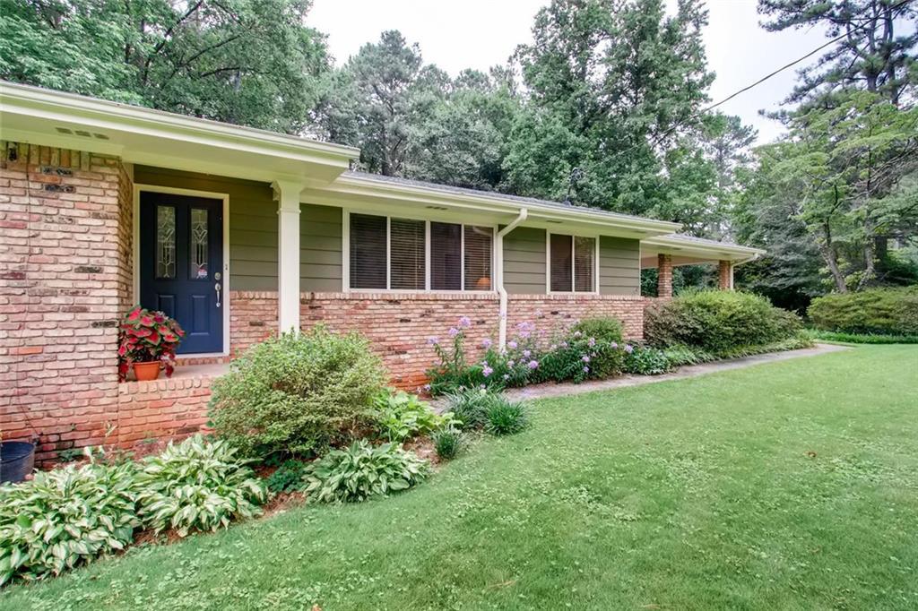 1095 Canterbury Dr., Smyrna, GA 30082