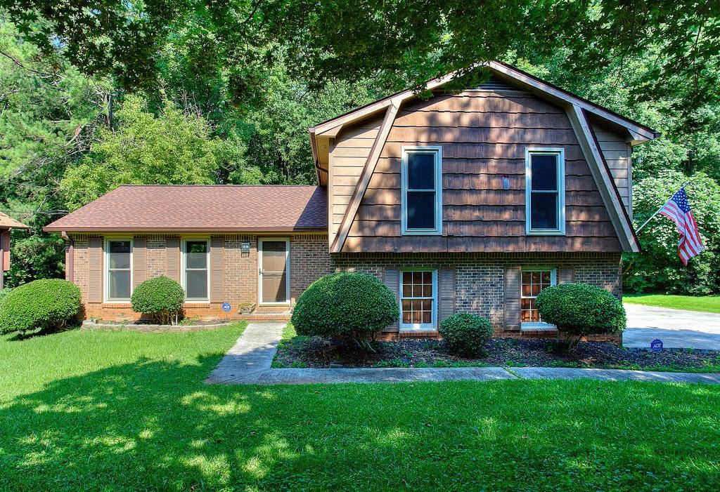 1350 Sanden Ferry Dr., Decatur, GA 30033