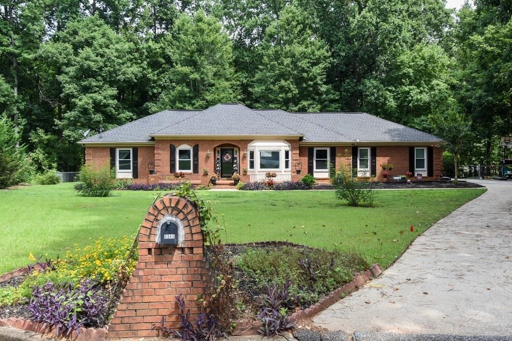 5945 Hammersmith Rd., Stone Mountain, GA 30087