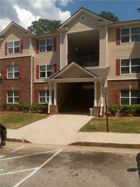 1303 Fairington Village Dr., Lithonia, GA 30038