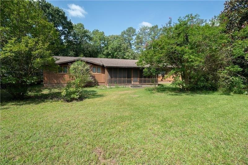 1076 Austin Bridge Rd., Douglasville, GA 30134