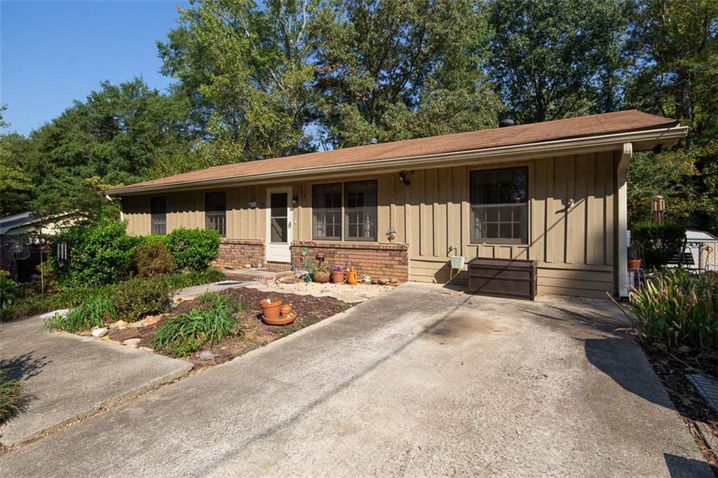1222 Ox Dr., Mableton, GA 30126