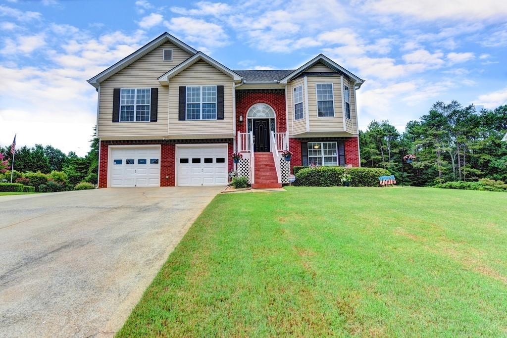 6247 Saturn Dr., Flowery Branch, GA 30542
