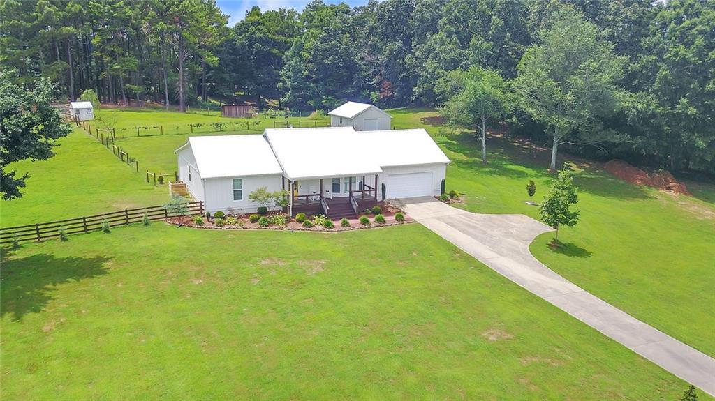 1075 Mcentyre Loop, Calhoun, GA 30701
