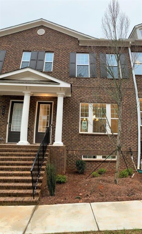 719 Topsail Ln., Alpharetta, GA 30005