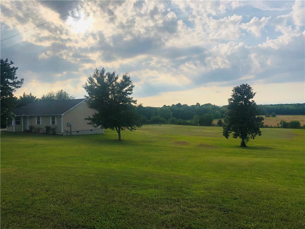 3016 Redbud Rd., Calhoun, GA 30701