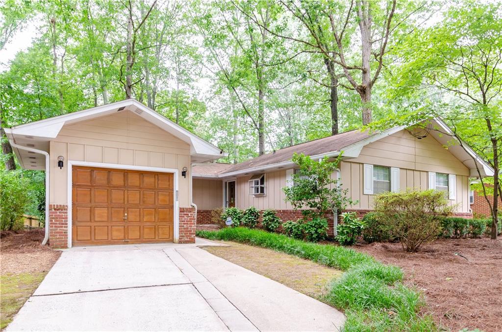 1586 Delia Dr., Decatur, GA 30033