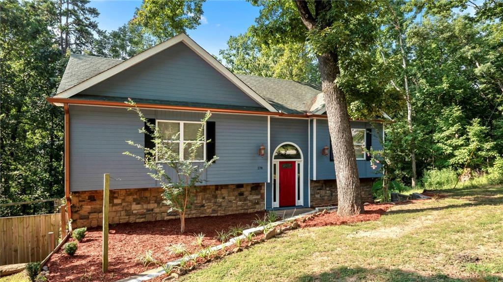 162 Little Ln., Lula, GA 30554