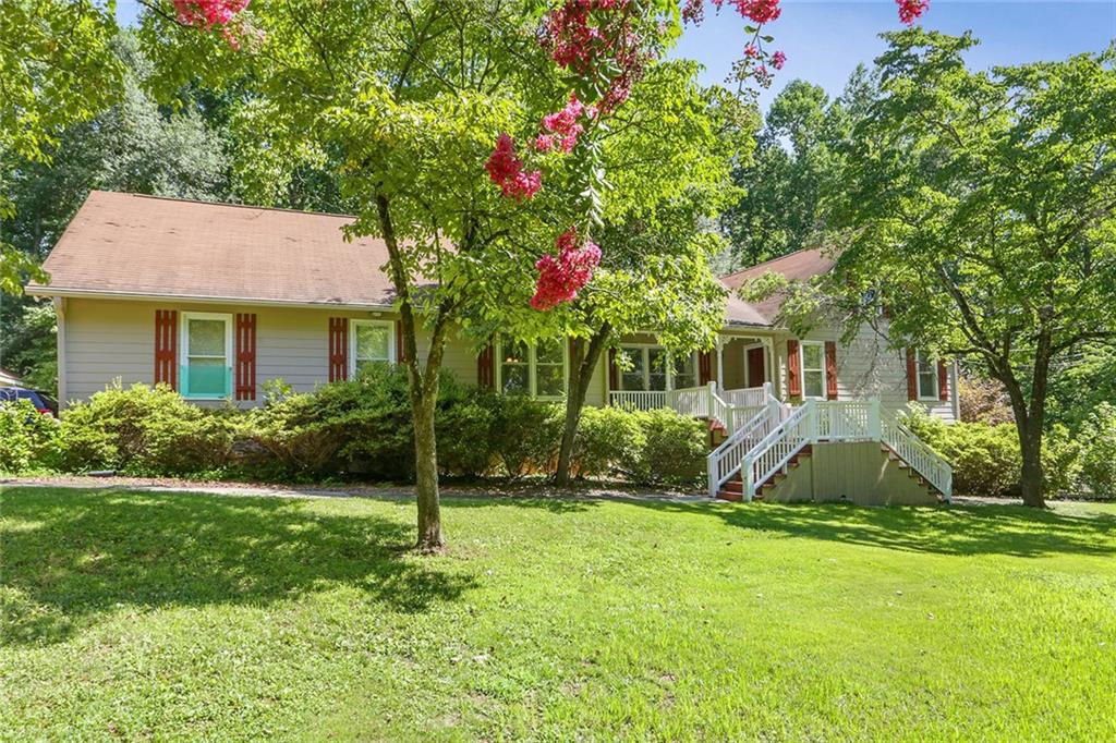 102 Hillview Ct., Woodstock, GA 30188