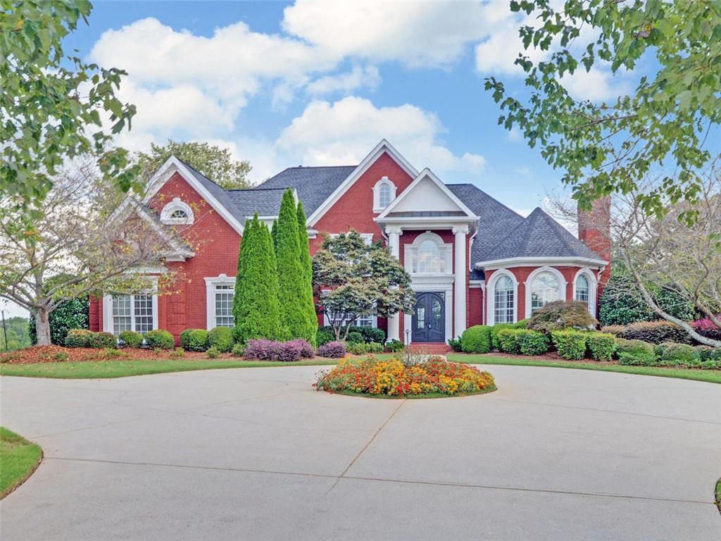 5879 Shadburn Ferry Rd., Buford, GA 30518