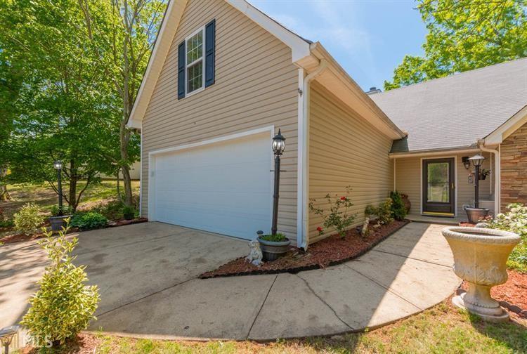5806 Meadowfield Trace, Flowery Branch, GA 30542
