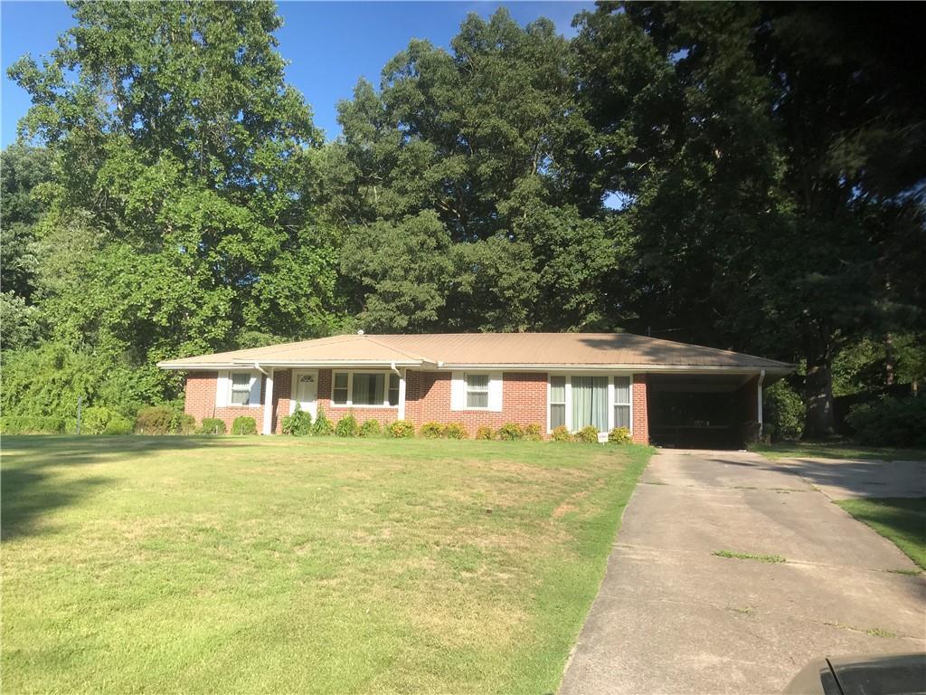 1652 Hollywood Ave., Gainesville, GA 30501
