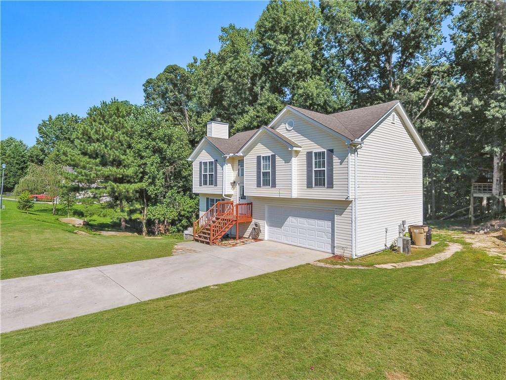 3839 Valley Creek Dr., Flowery Branch, GA 30542