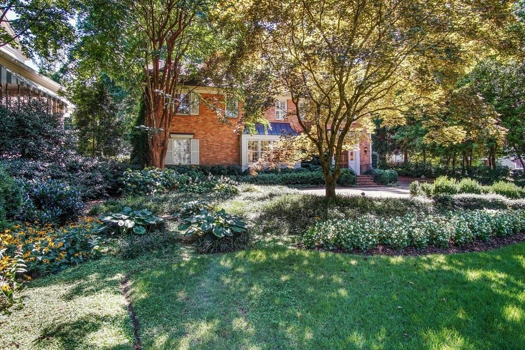 1195 W Brookhaven Dr., Brookhaven, GA 30319
