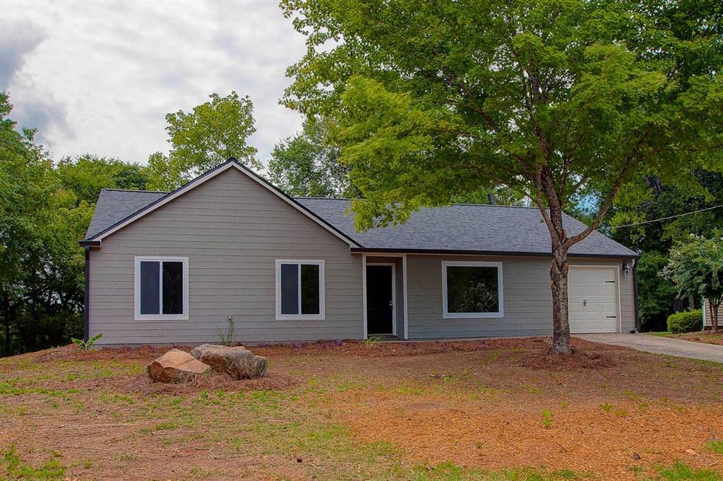 114 Apple Valley Dr., Woodstock, GA 30188
