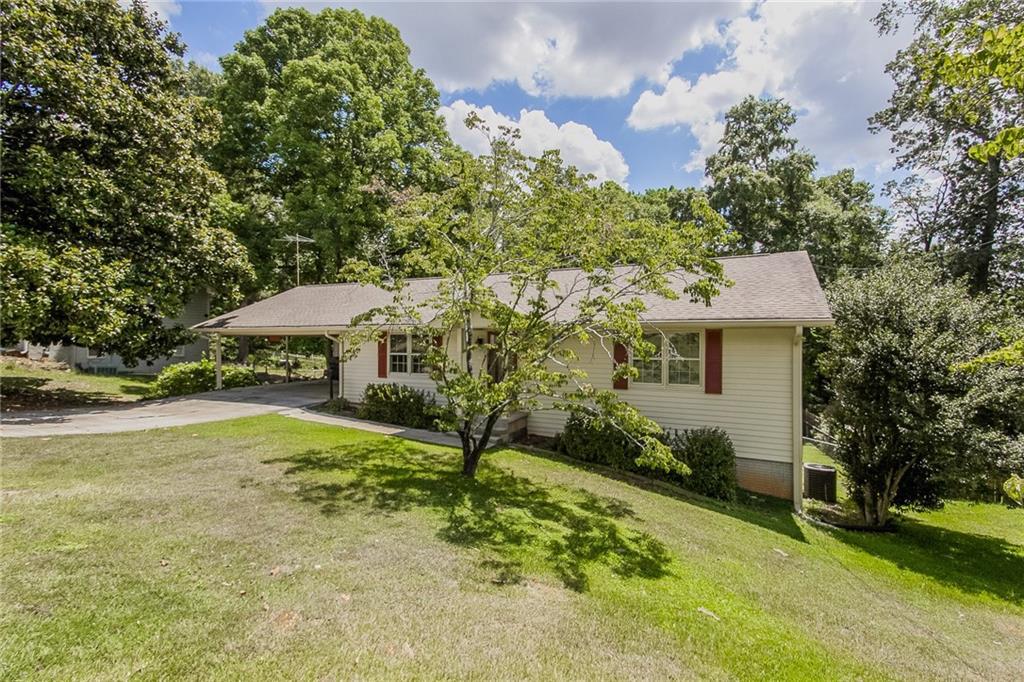 4048 Carter Dr., Lilburn, GA 30047