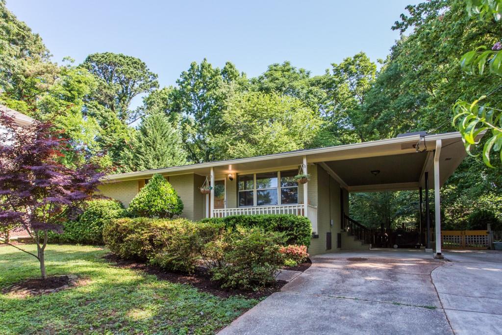 2083 Stockbridge Dr., Atlanta, GA 30316