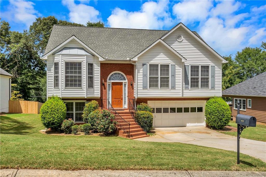 3260 Pierce Arrow Cir., Suwanee, GA 30024
