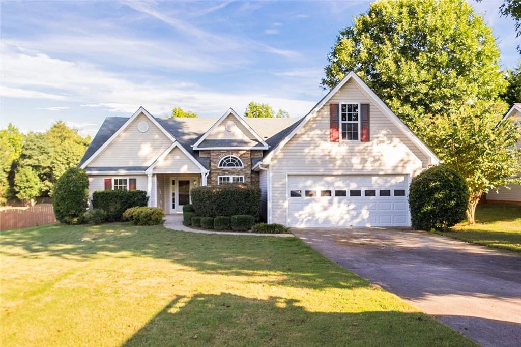 6142 Devonshire Dr., Flowery Branch, GA 30542