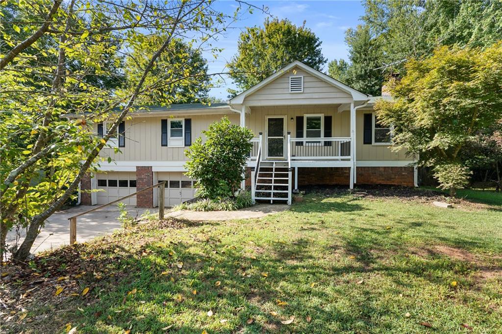 120 Driftwood Ln., Woodstock, GA 30188