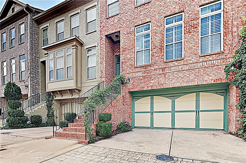 2071 Callaway Ct., Atlanta, GA 30318