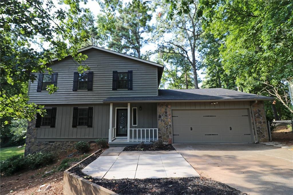 5027 Camden Ct., Lilburn, GA 30047