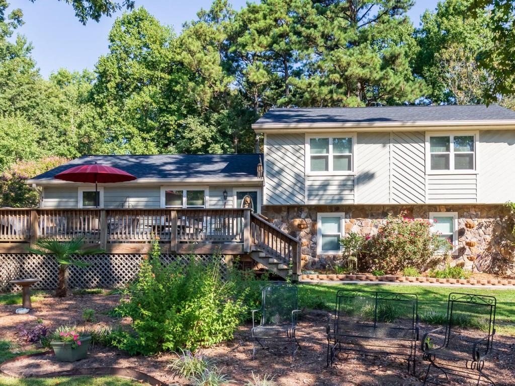 1366 Raintree Dr., Snellville, GA 30078