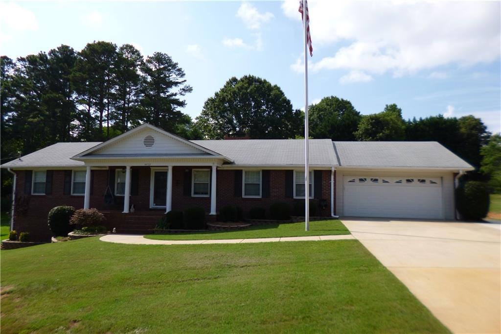 4452 S Roberts Dr., Sugar Hill, GA 30518