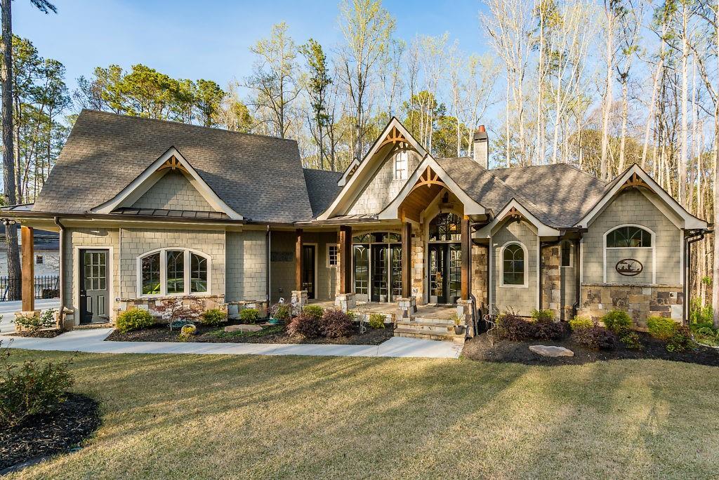 942 Pine Cir., Woodstock, GA 30189