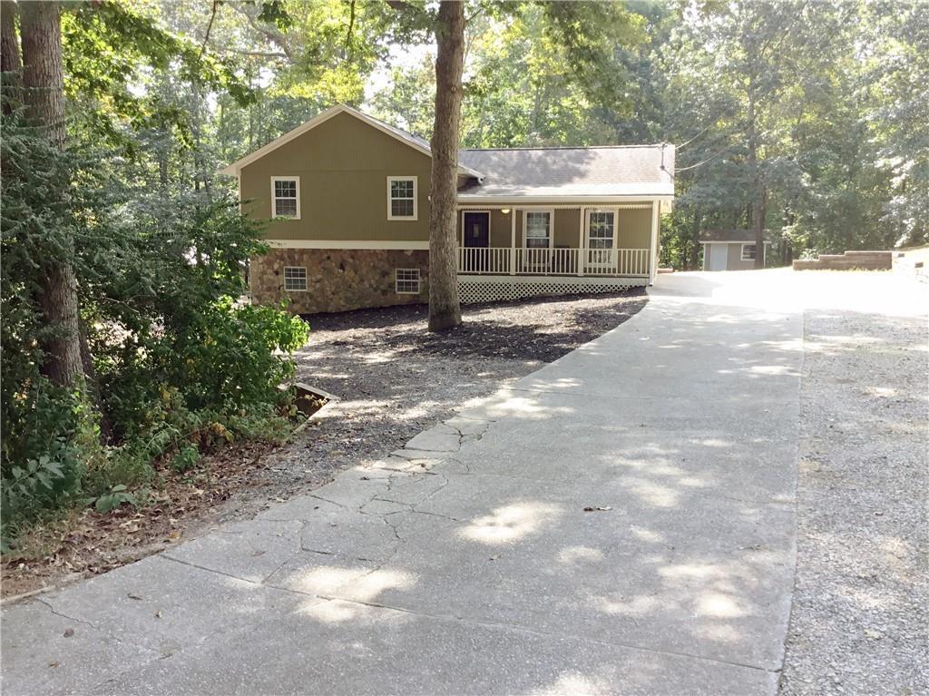 6346 Iris Dr., Flowery Branch, GA 30542