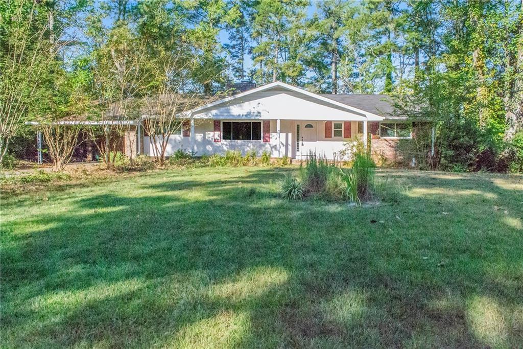 107 Hickory Ave., Fayetteville, GA 30215