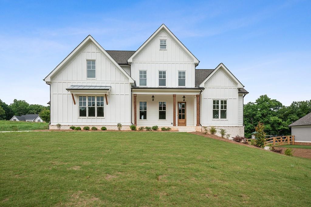 121 Creekview Ln., Canton, GA 30115