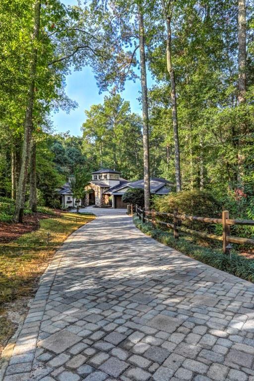 4421 Paradise Cir., Atlanta, GA 30339