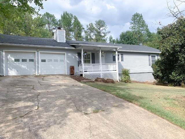 8966 Ochil Ln., Winston, GA 30187
