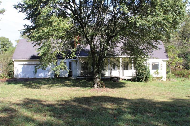 6744 Rockbridge Rd., Stone Mountain, GA 30087