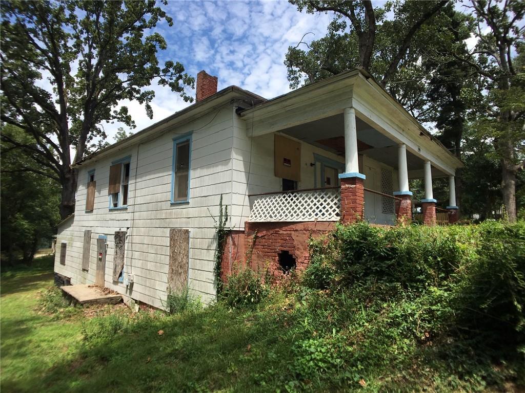 1865 Lakewood Ter., Atlanta, GA 30315