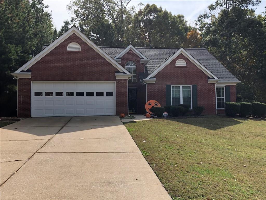 6187 Glen Oak Dr., Flowery Branch, GA 30542