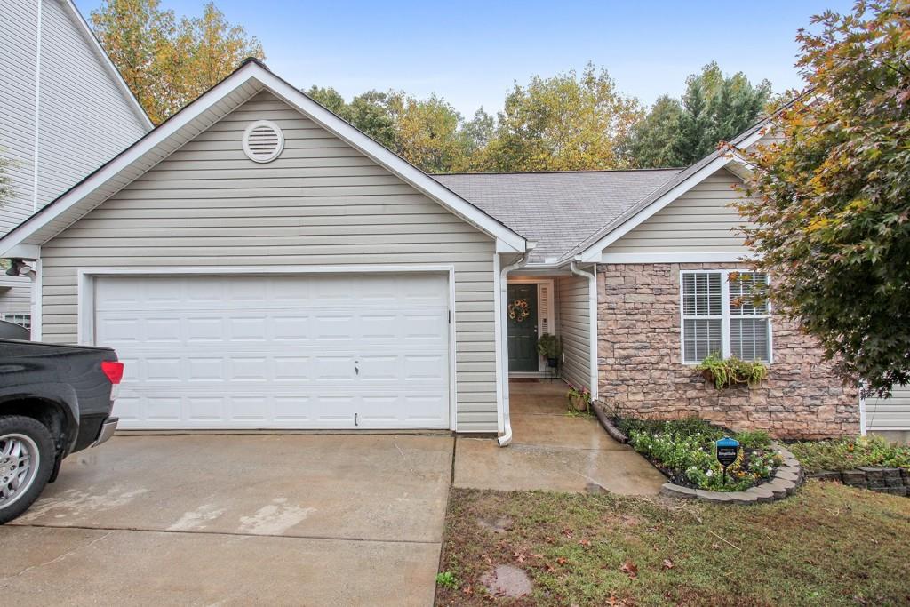 315 Hillcrest Ln., Canton, GA 30115