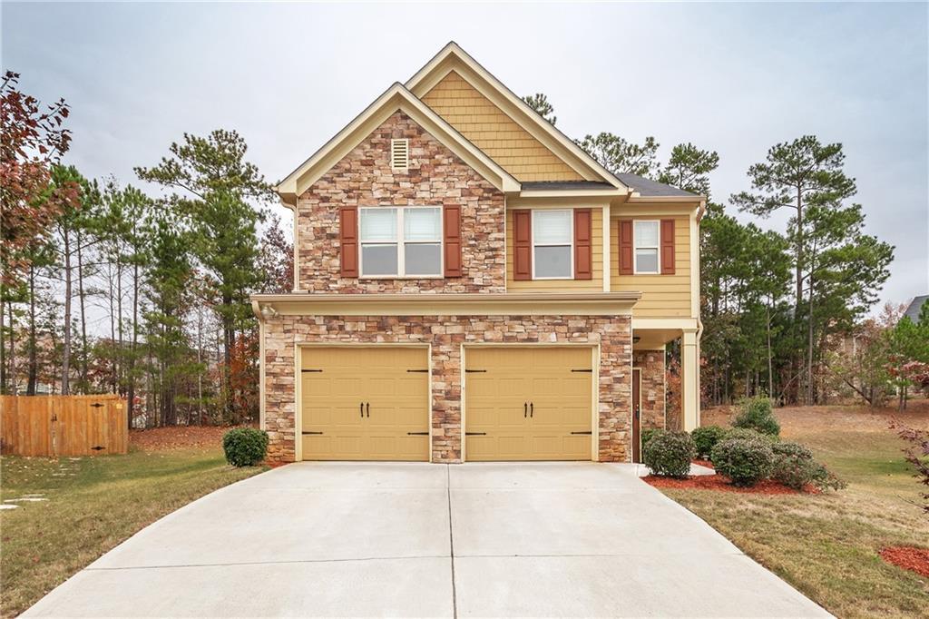 5033 Saphire Ct., Douglasville, GA 30135