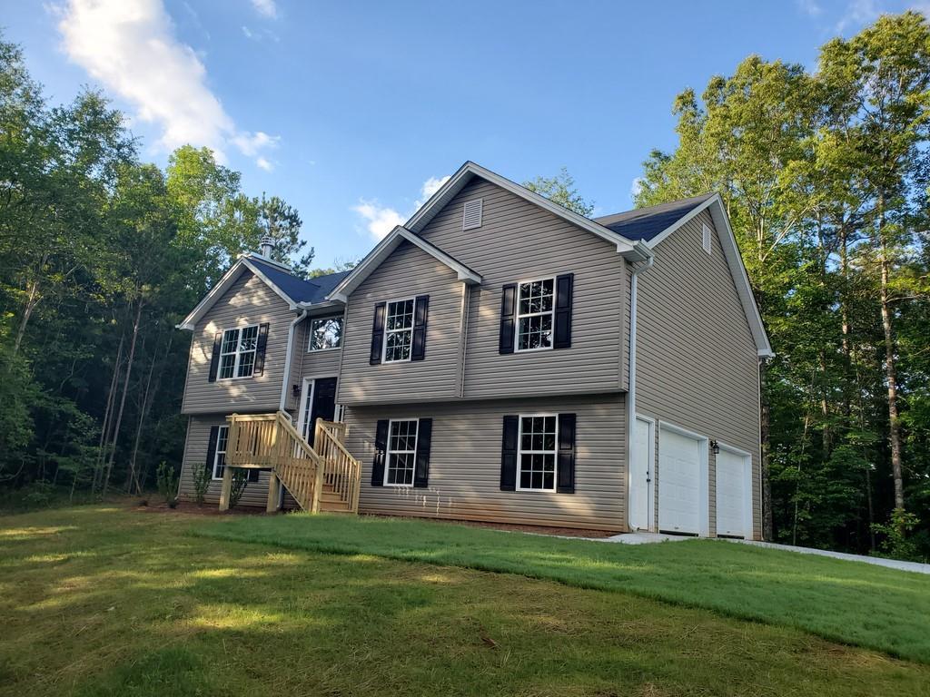 5481 Latham Manor Dr., Gainesville, GA 30506