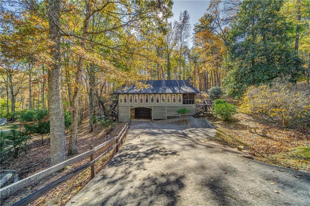 205 Cherokee Dr., Waleska, GA 30183