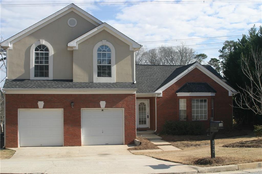 172 Courtneys Ln., Fayetteville, GA 30215