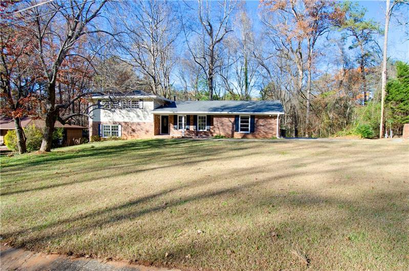 7270 Hollyhock Dr., Douglasville, GA 30135