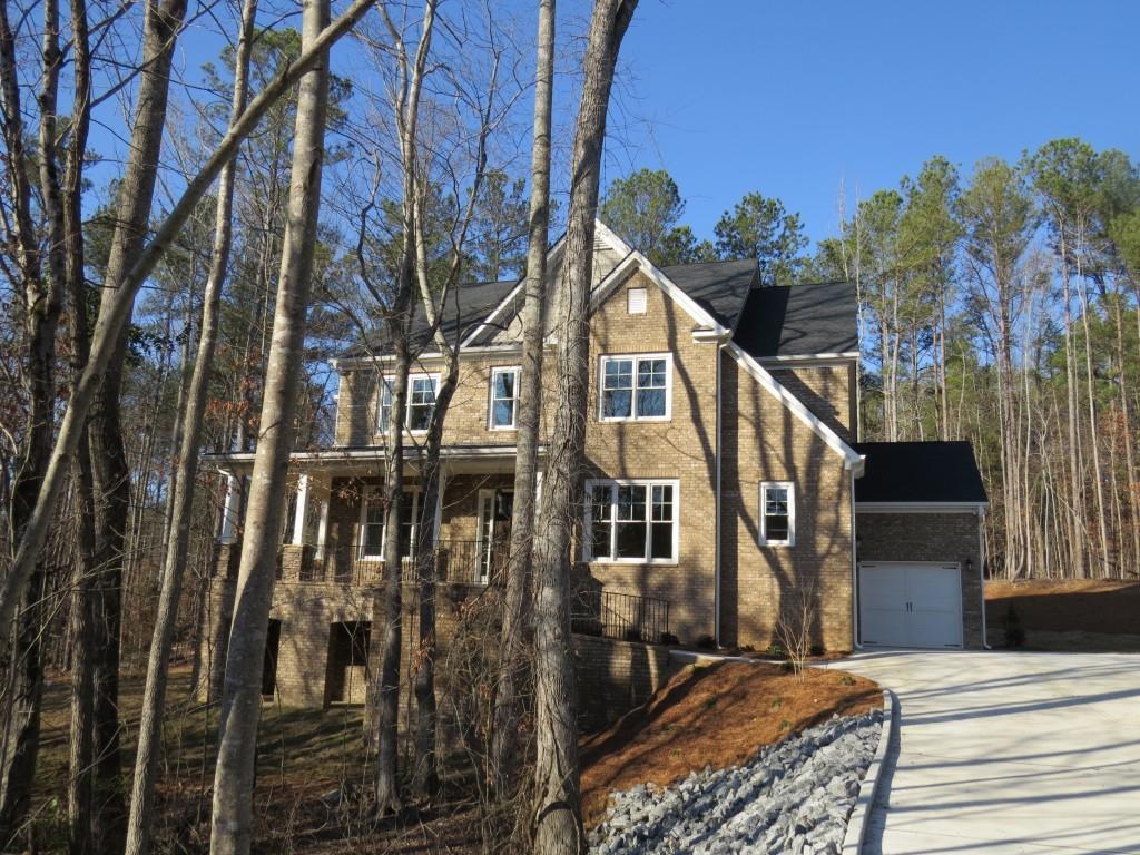 5264 Brookhollow Dr., Douglasville, GA 30135