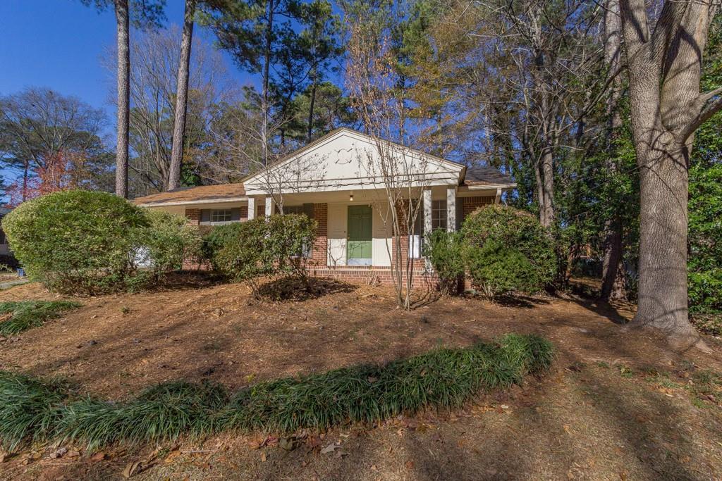 1525 Sanden Ferry Dr., Decatur, GA 30033