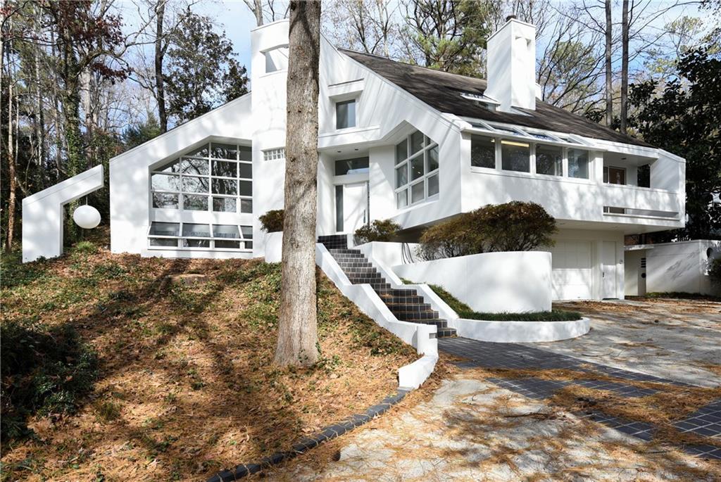 423 Hillside Dr., Atlanta, GA 30342