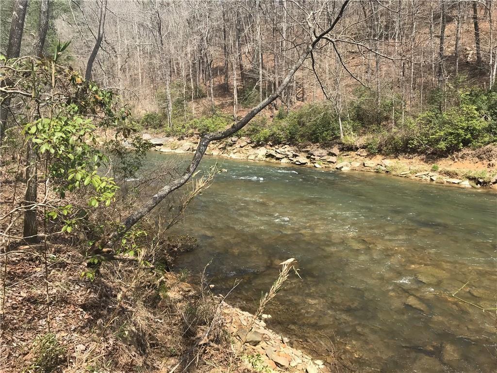 106 Rushing Waters Ct., Talking Rock, GA 30175