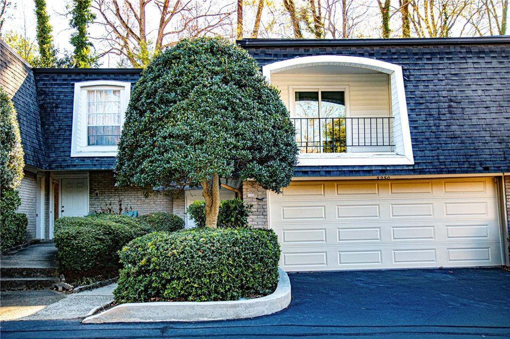 5250 Chemin De Vie, Sandy Springs, GA 30342