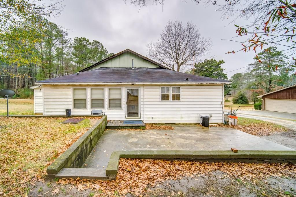 3074 Woodrow Dr., Lithonia, GA 30038