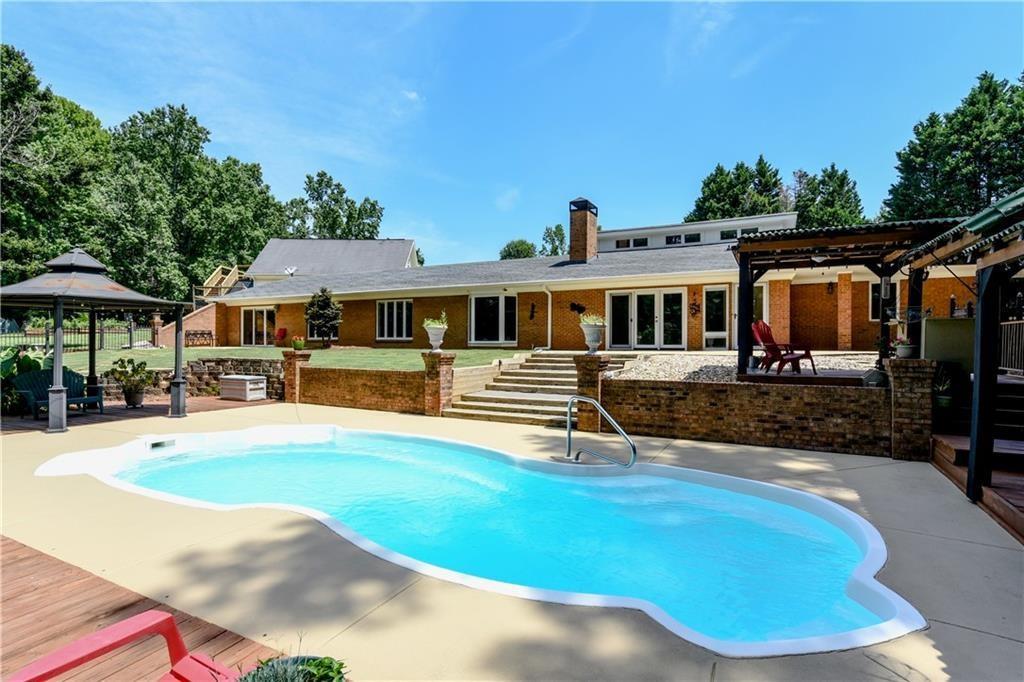 2429 Rock Springs Rd., Buford, GA 30519